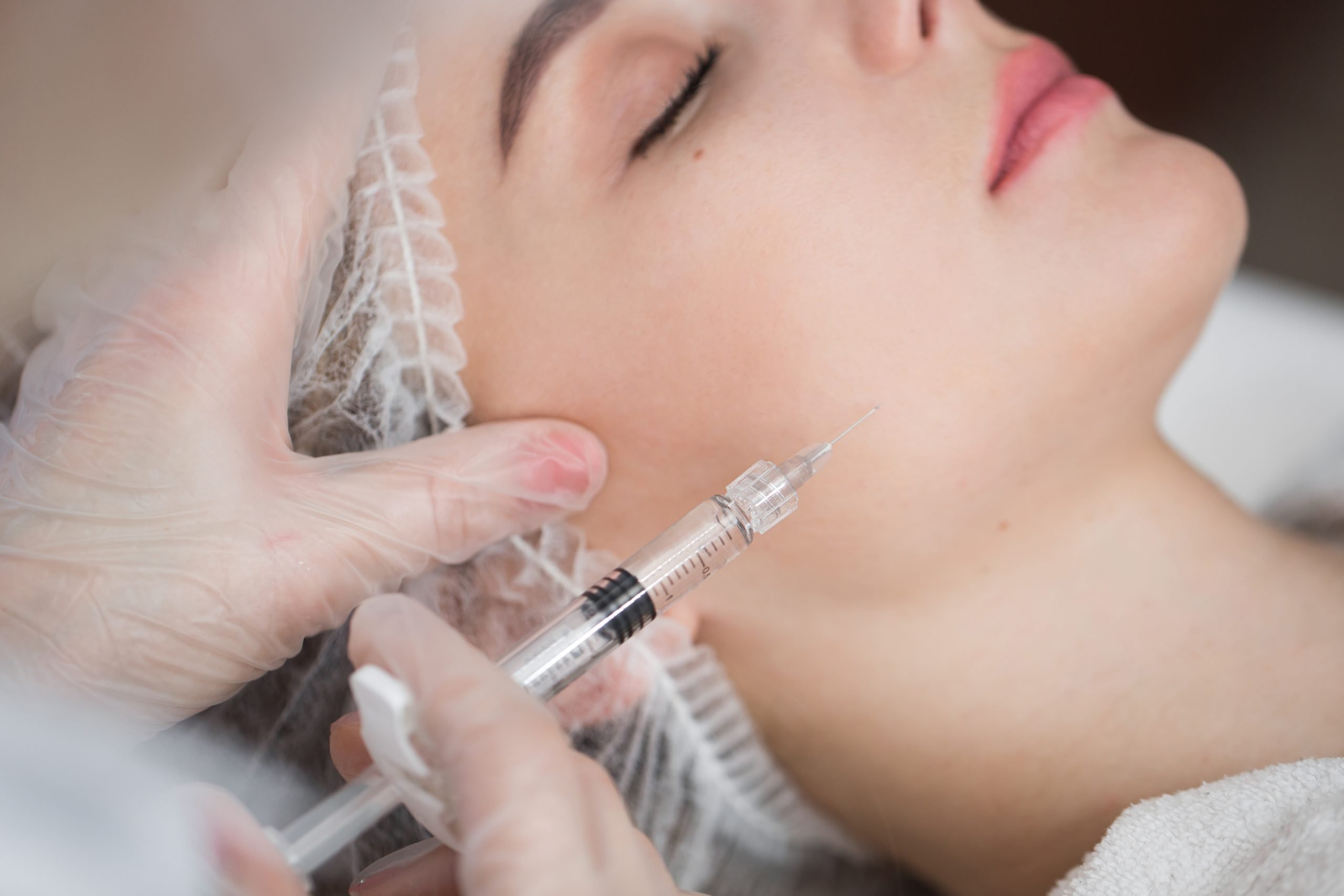 Non-Surgical Jawline Contouring: Defined Facial Symmetry