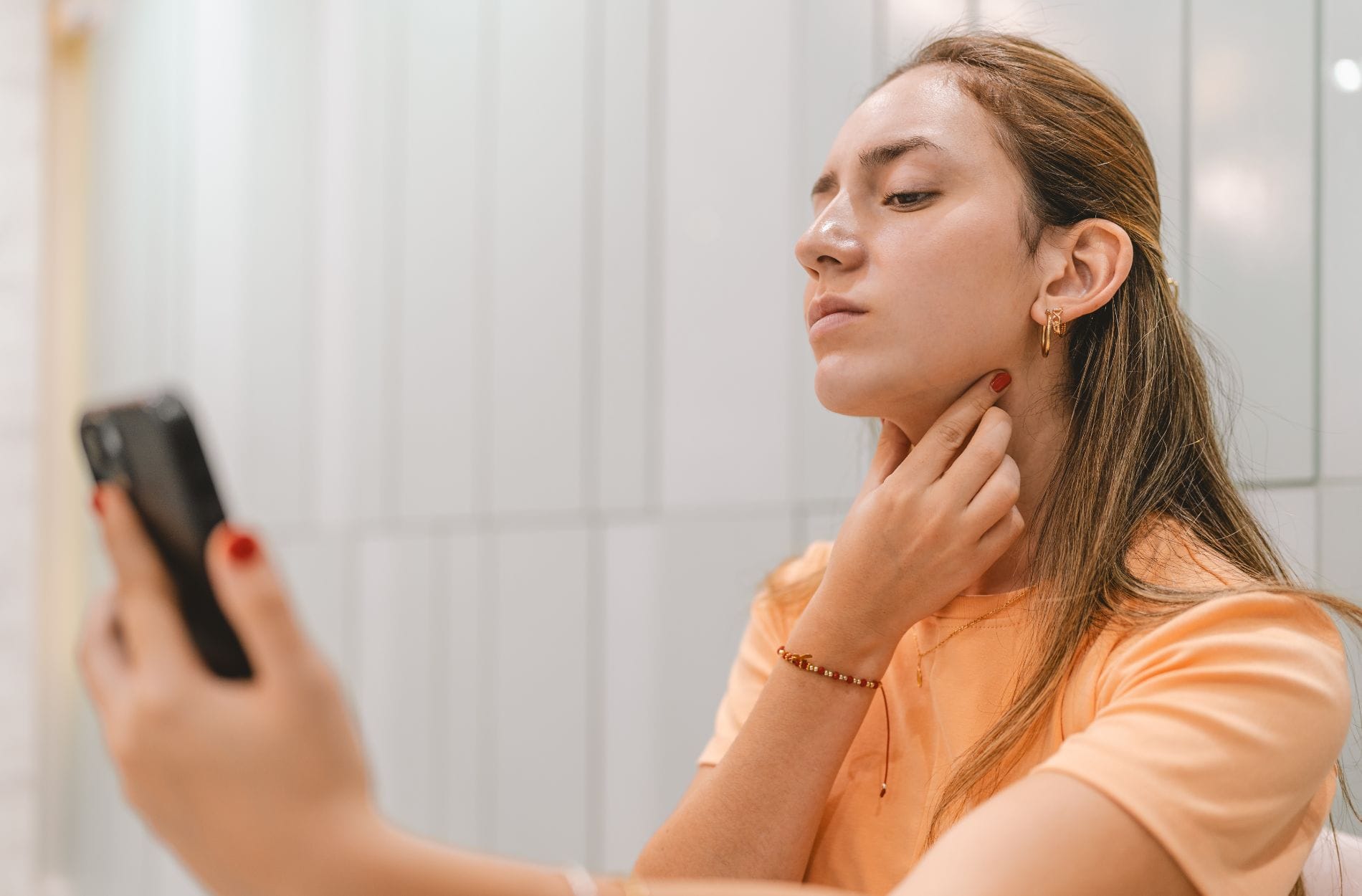 Non-Surgical Solutions for Reducing Double Chin Fat